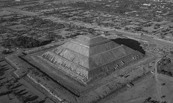 Иллюстрация к книге — Пирамиды. Загадки строительства и назначение [any2fbimgloader76.jpg]