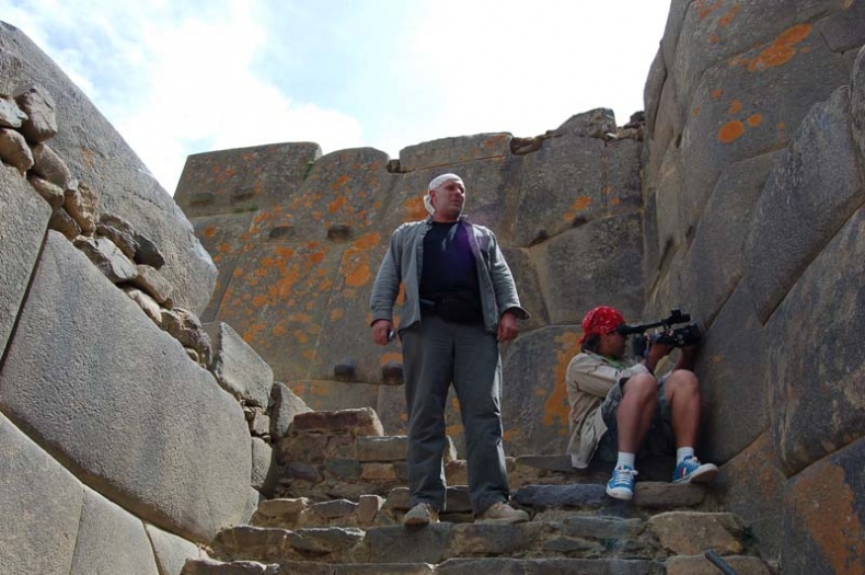 Иллюстрация к книге — Обитаемый остров Земля [i_013.jpg]