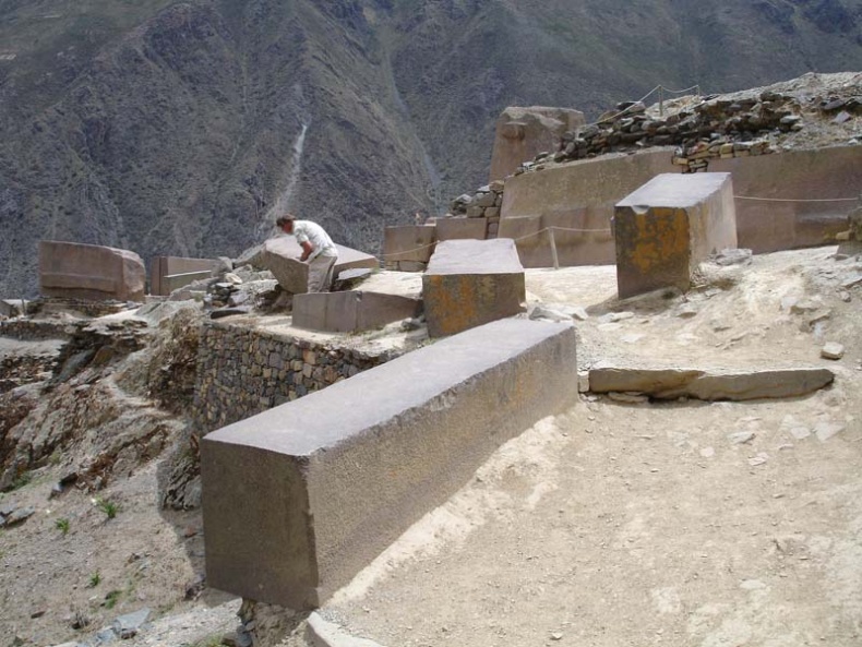 Иллюстрация к книге — Обитаемый остров Земля [i_015.jpg]