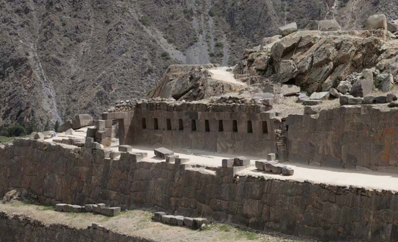 Иллюстрация к книге — Обитаемый остров Земля [i_017.jpg]