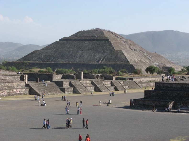 Иллюстрация к книге — Обитаемый остров Земля [i_029.jpg]