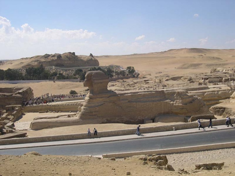 Иллюстрация к книге — Обитаемый остров Земля [i_035.jpg]