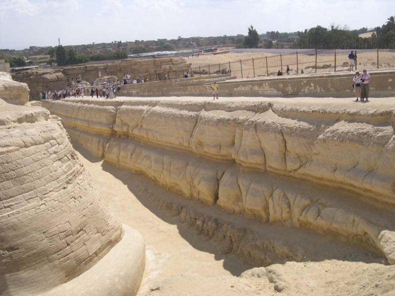 Иллюстрация к книге — Обитаемый остров Земля [i_036.jpg]