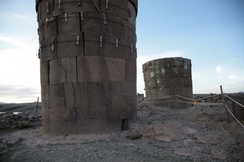 Иллюстрация к книге — Обитаемый остров Земля [i_209.jpg]