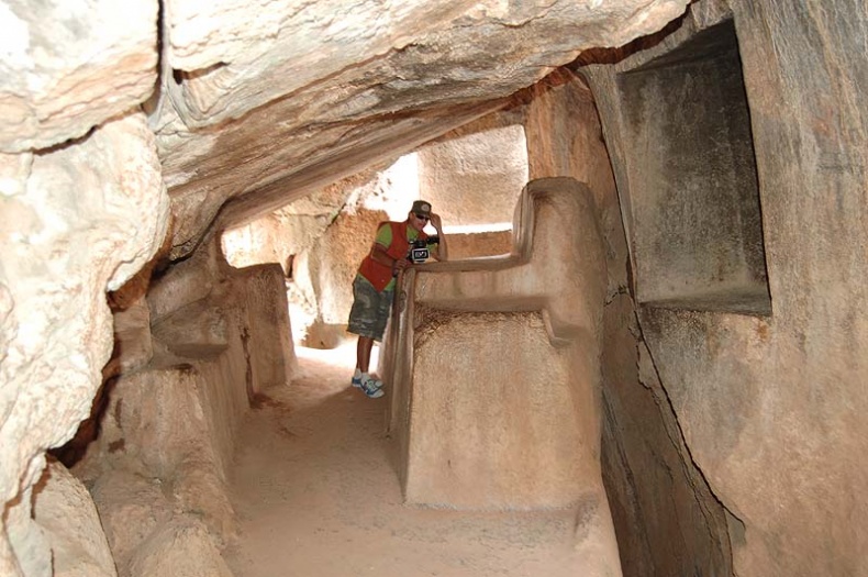 Иллюстрация к книге — Обитаемый остров Земля [i_213.jpg]