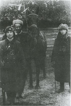 Иллюстрация к книге — Лесные солдаты. Партизанская война на Северо-Западе СССР. 1941-1944 [i_030.jpg]