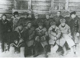 Иллюстрация к книге — Лесные солдаты. Партизанская война на Северо-Западе СССР. 1941-1944 [i_042.jpg]