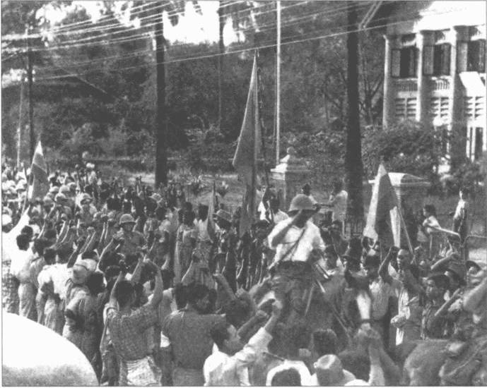 Иллюстрация к книге — Камикадзе. "Божественный ветер" в истории Японии [i_117.jpg]