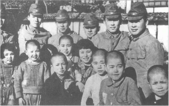 Иллюстрация к книге — Камикадзе. "Божественный ветер" в истории Японии [i_171.jpg]