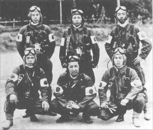 Иллюстрация к книге — Камикадзе. "Божественный ветер" в истории Японии [i_228.jpg]