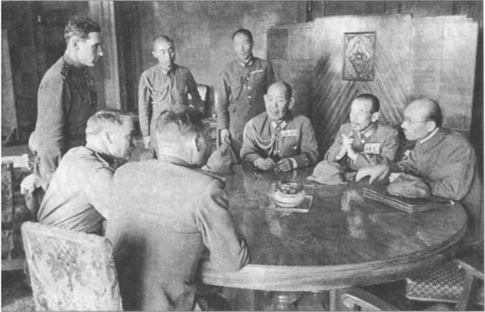 Иллюстрация к книге — Камикадзе. "Божественный ветер" в истории Японии [i_244.jpg]