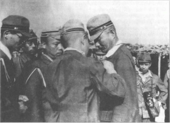 Иллюстрация к книге — Камикадзе. "Божественный ветер" в истории Японии [i_248.jpg]