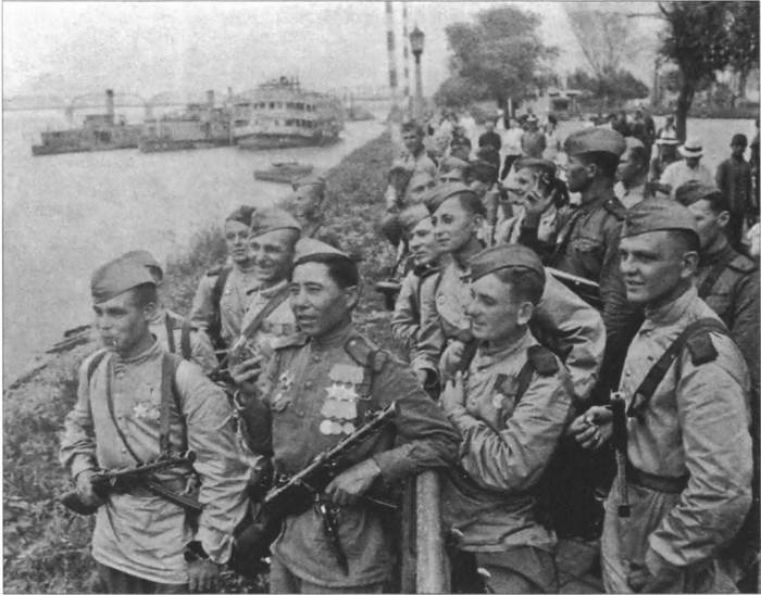 Иллюстрация к книге — Камикадзе. "Божественный ветер" в истории Японии [i_250.jpg]