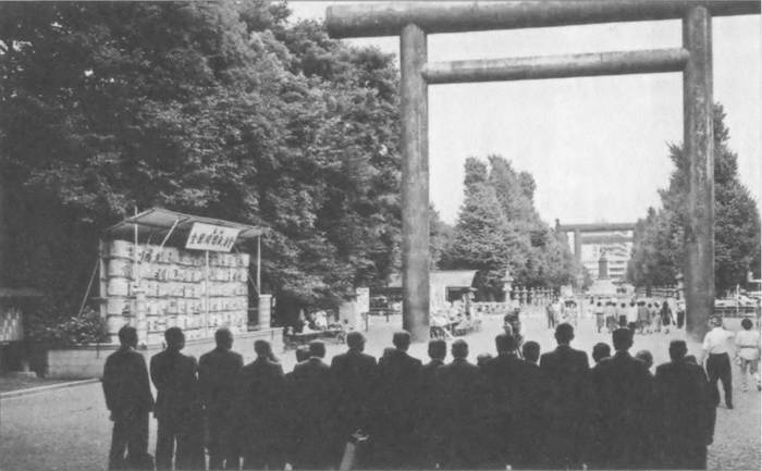 Иллюстрация к книге — Камикадзе. "Божественный ветер" в истории Японии [i_263.jpg]