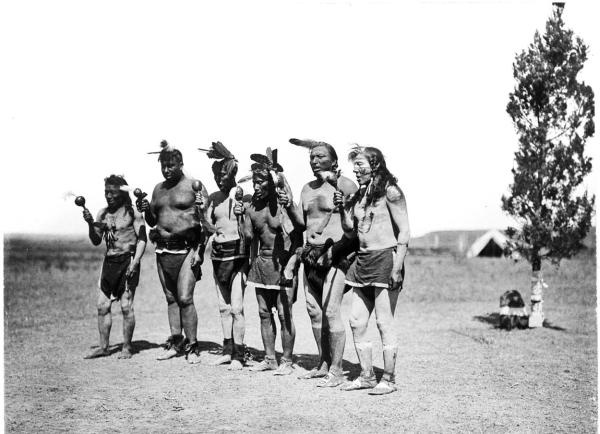 Иллюстрация к книге — Сила шаманов. Боевая и лечебная магия индейцев Дикого Запада [i_006.jpg]