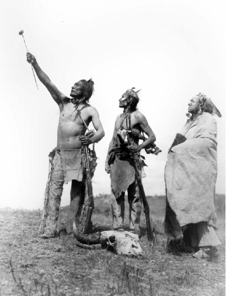 Иллюстрация к книге — Сила шаманов. Боевая и лечебная магия индейцев Дикого Запада [i_018.jpg]