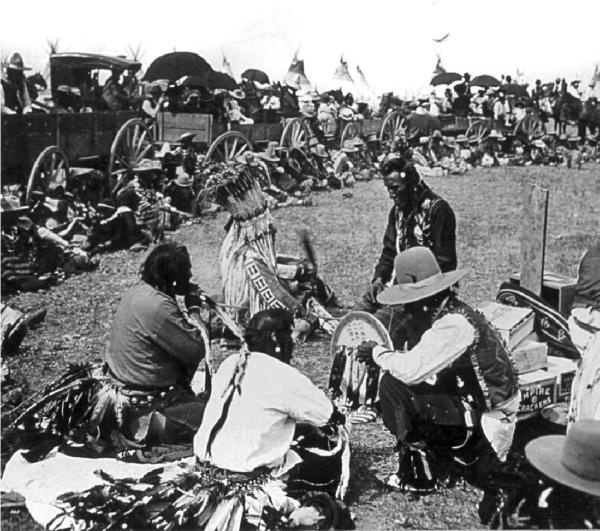 Иллюстрация к книге — Сила шаманов. Боевая и лечебная магия индейцев Дикого Запада [i_031.jpg]