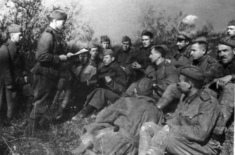 Иллюстрация к книге — Неизвестные солдаты. Сражения на внешнем фронте блокады Ленинграда [i_019.jpg]