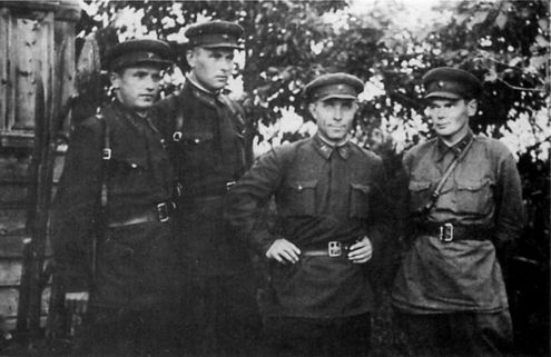 Иллюстрация к книге — Неизвестные солдаты. Сражения на внешнем фронте блокады Ленинграда [i_047.jpg]