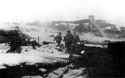 Иллюстрация к книге — Неизвестные солдаты. Сражения на внешнем фронте блокады Ленинграда [i_057.jpg]