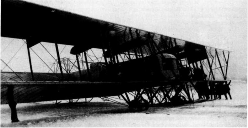 Иллюстрация к книге — "Илья Муромец". Гордость русской авиации [i_031.jpg]