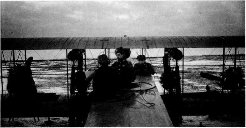 Иллюстрация к книге — "Илья Муромец". Гордость русской авиации [i_102.jpg]