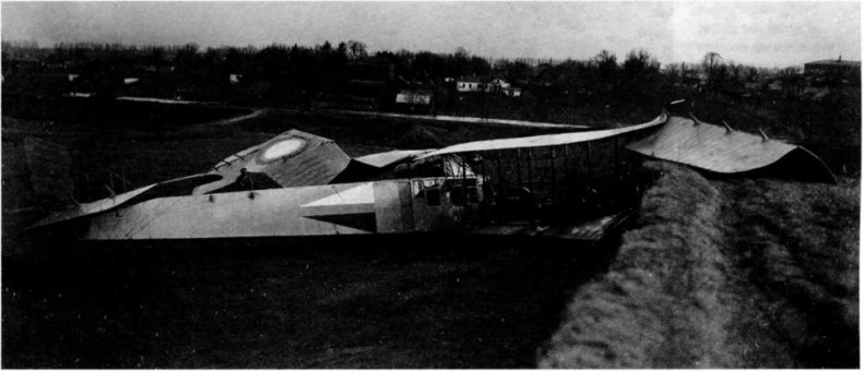 Иллюстрация к книге — "Илья Муромец". Гордость русской авиации [i_195.jpg]