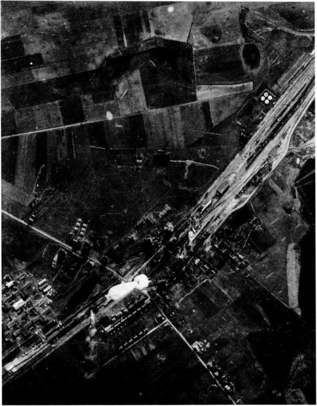 Иллюстрация к книге — "Илья Муромец". Гордость русской авиации [i_218.jpg]