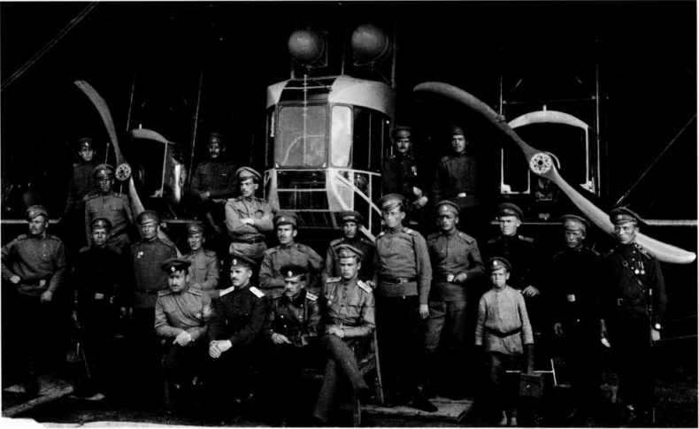 Иллюстрация к книге — "Илья Муромец". Гордость русской авиации [i_228.jpg]