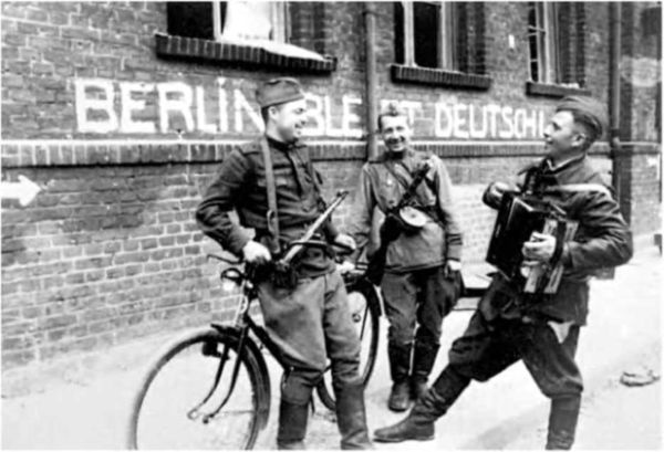 Иллюстрация к книге — Великая сталинская империя [i_021.jpg]