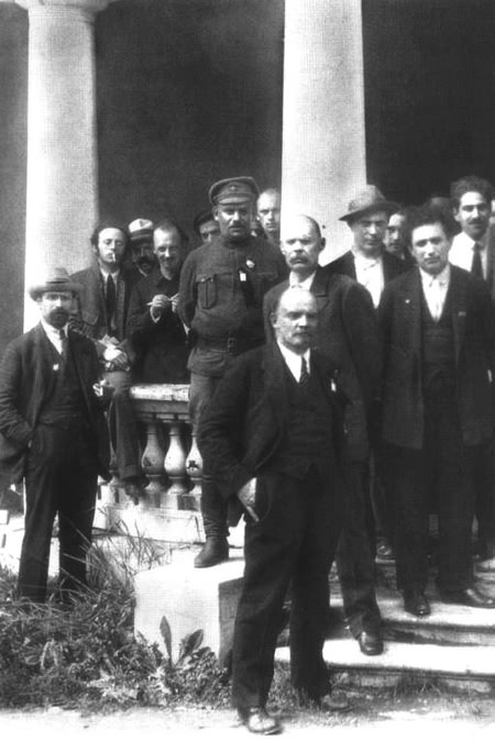 Иллюстрация к книге — Писатели и советские вожди [i_003.jpg]