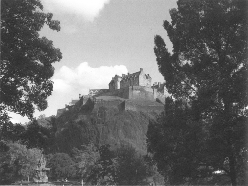 Иллюстрация к книге — Эдинбург. История города [pic02.jpg]