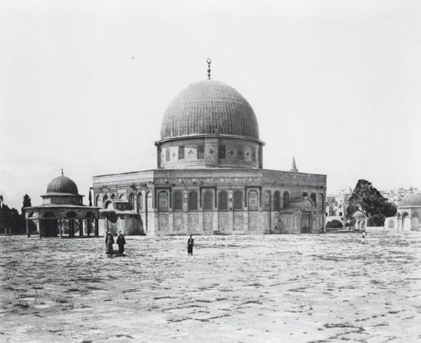 Иллюстрация к книге — История ислама. Исламская цивилизация от рождения до наших дней [i_041.jpg]