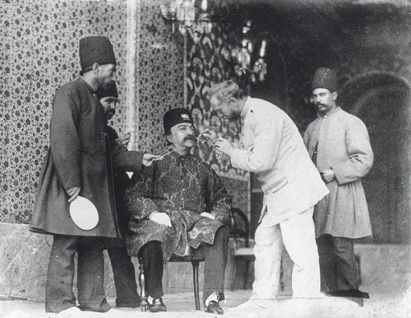 Иллюстрация к книге — История ислама. Исламская цивилизация от рождения до наших дней [i_342.jpg]