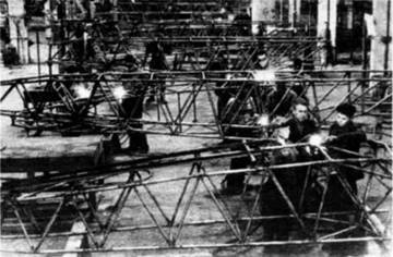 Иллюстрация к книге — "Яки" против "мессеров". Кто кого? [pic_69.jpg]