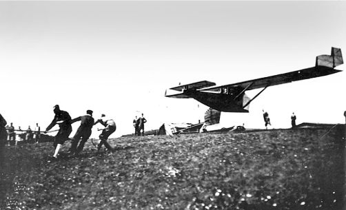 Иллюстрация к книге — Me 163 "Komet" – истребитель "Летающих крепостей" [i_003.jpg]