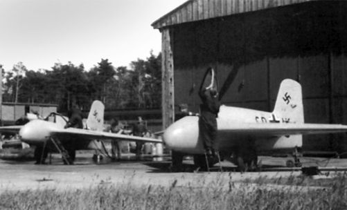 Иллюстрация к книге — Me 163 "Komet" – истребитель "Летающих крепостей" [i_020.jpg]