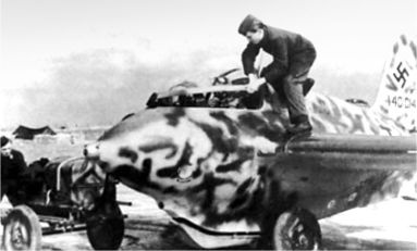 Иллюстрация к книге — Me 163 &quot;Komet&quot; – истребитель &quot;Летающих крепостей&quot; [i_072.jpg]