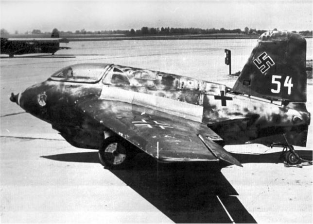 Иллюстрация к книге — Me 163 "Komet" – истребитель "Летающих крепостей" [i_100.jpg]