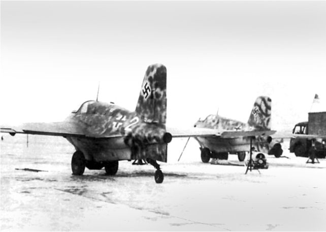 Иллюстрация к книге — Me 163 "Komet" – истребитель "Летающих крепостей" [i_115.jpg]