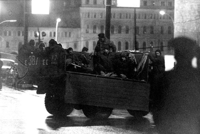 Иллюстрация к книге — Жертвы Черного Октября. 1993 [i_012.jpg]