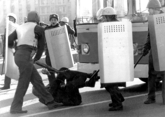 Иллюстрация к книге — Жертвы Черного Октября. 1993 [i_013.jpg]