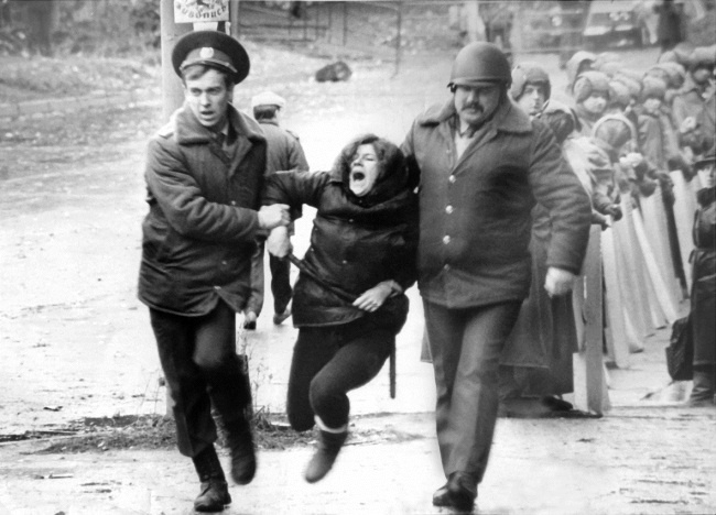 Иллюстрация к книге — Жертвы Черного Октября. 1993 [i_015.jpg]