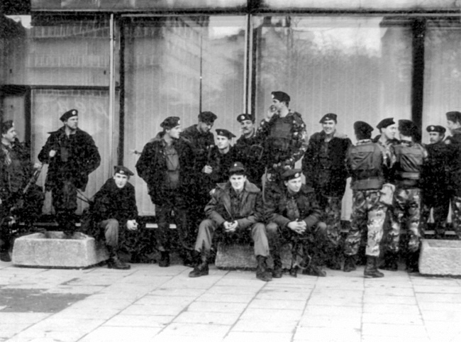 Иллюстрация к книге — Жертвы Черного Октября. 1993 [i_023.jpg]