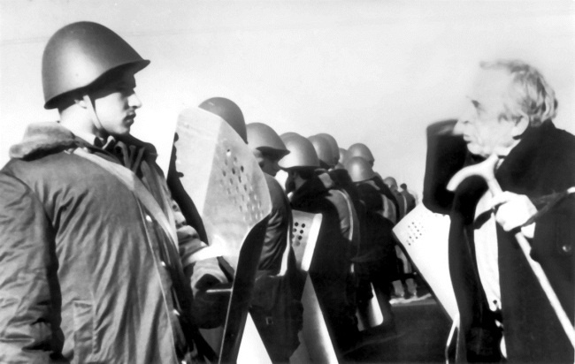 Иллюстрация к книге — Жертвы Черного Октября. 1993 [i_027.jpg]