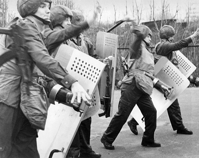 Иллюстрация к книге — Жертвы Черного Октября. 1993 [i_035.jpg]