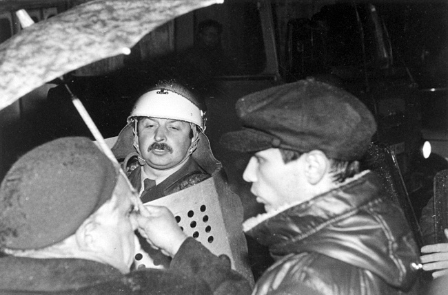 Иллюстрация к книге — Жертвы Черного Октября. 1993 [i_036.jpg]