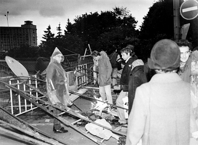 Иллюстрация к книге — Жертвы Черного Октября. 1993 [i_049.jpg]