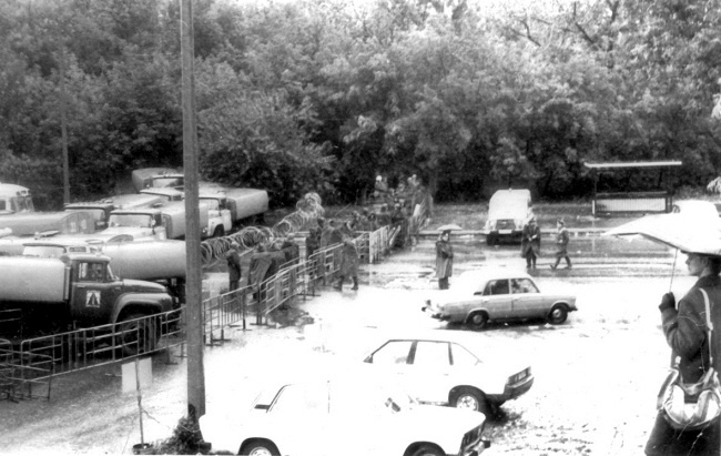 Иллюстрация к книге — Жертвы Черного Октября. 1993 [i_059.jpg]