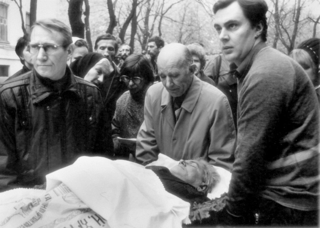 Иллюстрация к книге — Жертвы Черного Октября. 1993 [i_077.jpg]